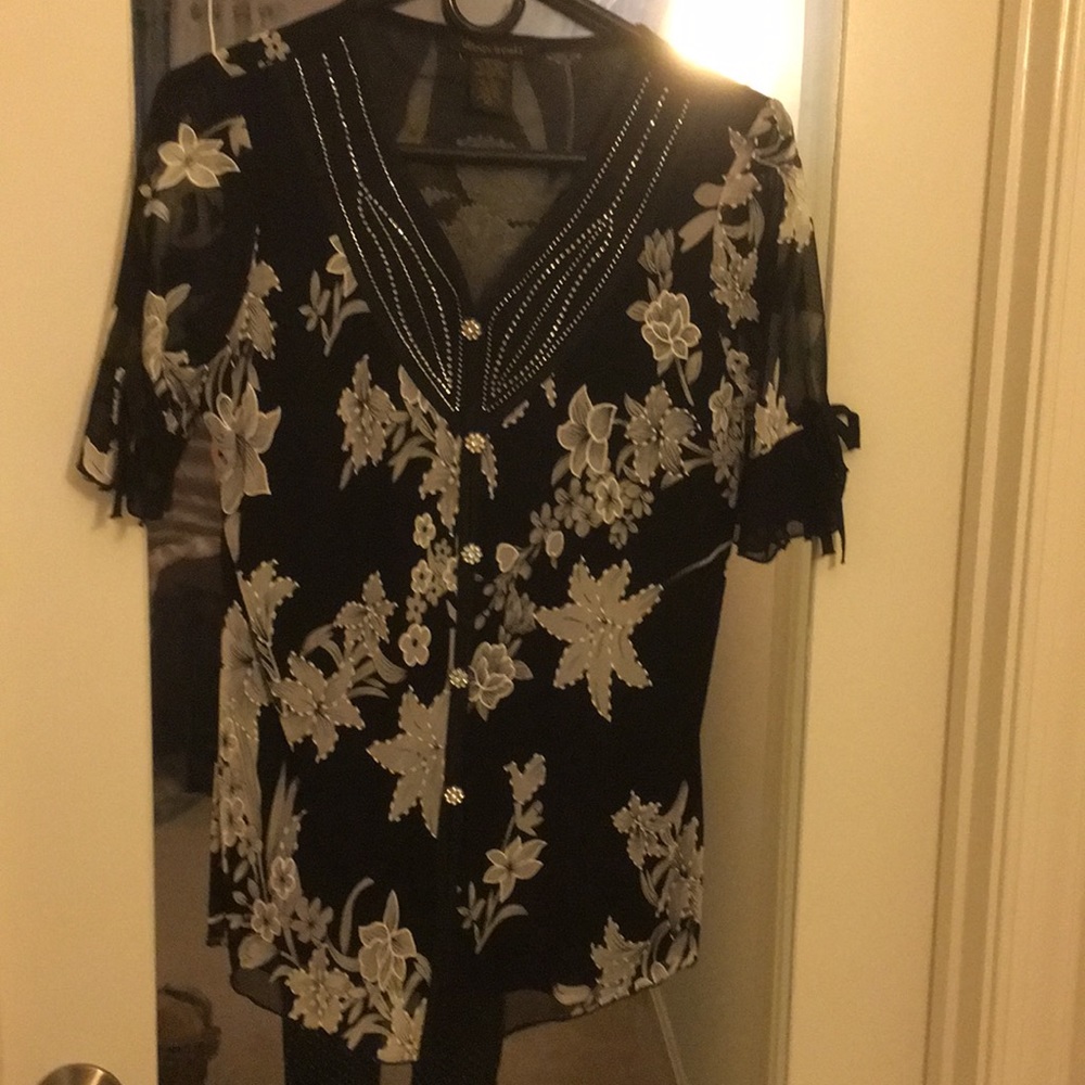 Ladies blouse floral whip stitch pattern